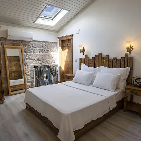 Hotel Pietra Butik 3*